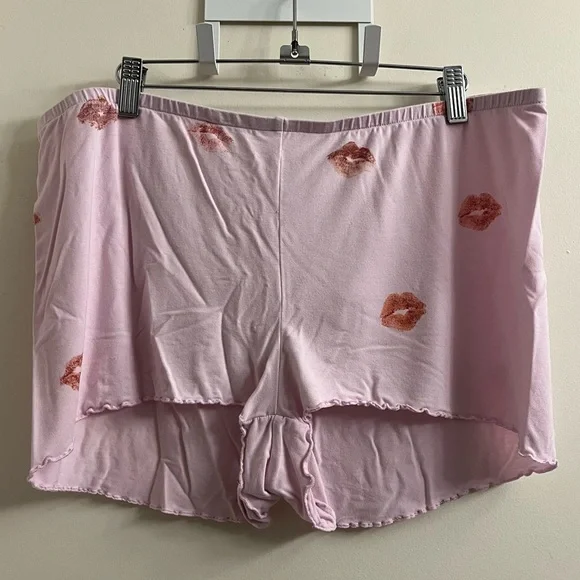 Skims Valentine’s Day Lipstick Sleep Shorts XL - Picture 4 of 12
